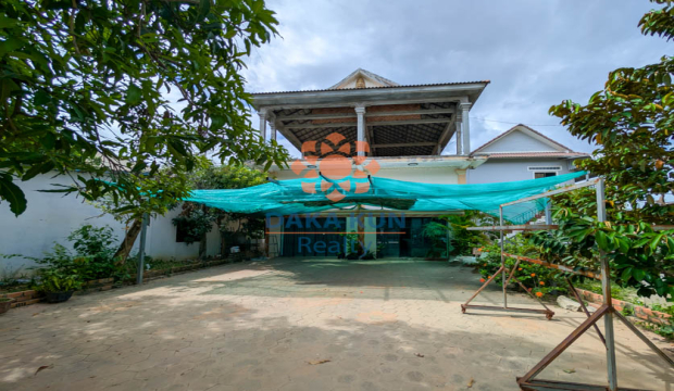 5-Bedroom House for Sale in Siem Reap City, Near Phsar Leu